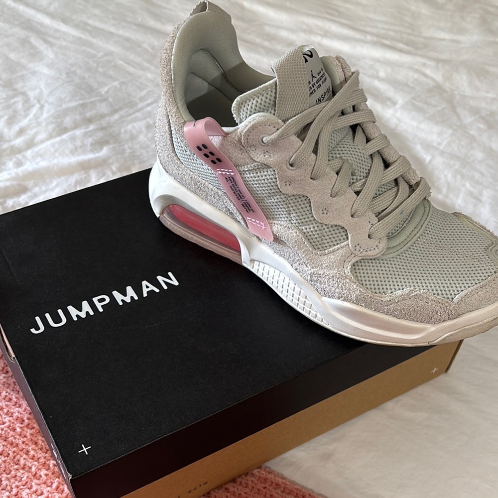 Jump Women's Stylish Gray and Pink Sneakers